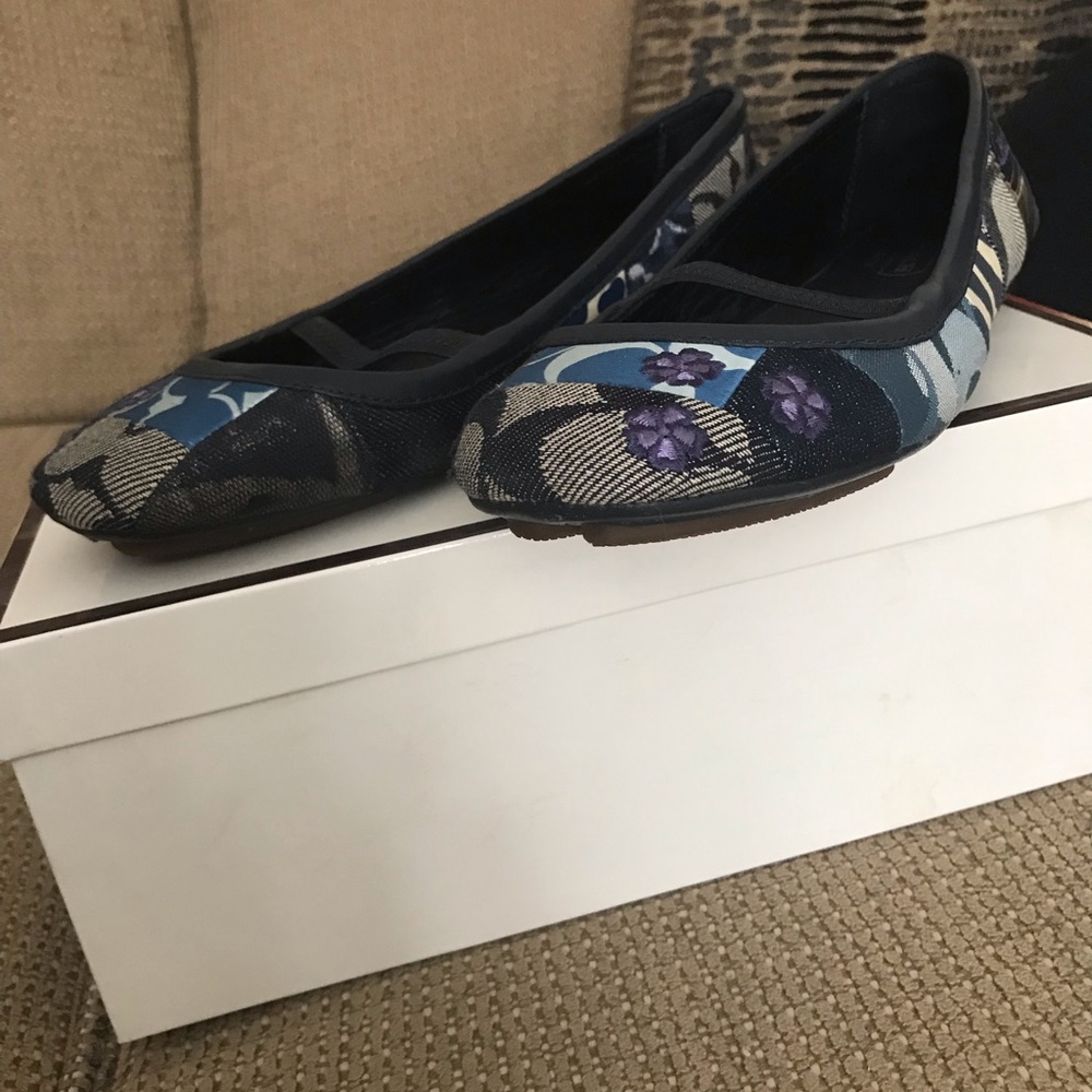 Coach flats